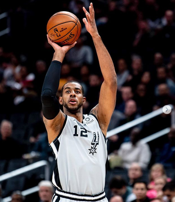 九游下载这也行?阿扎伦卡在老鹰比赛中挺进下一轮NBA常规赛冲刺阶段再迎强敌,圣安东尼奥马刺围绕NBA常规赛战术微调的简单介绍